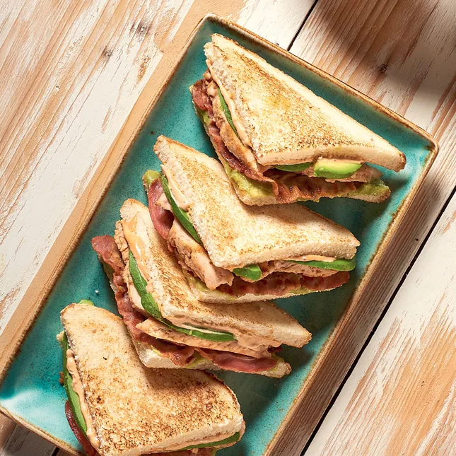 GUACA CLUB SANDWICH